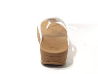 Fitflop_I88_A20_Lulu_Leather_Toepost_Teenslippers_Wit_2