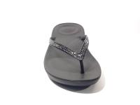 Fitflop_R08_001_Iqushion_Sparkle_teenslippers_Zwart_4